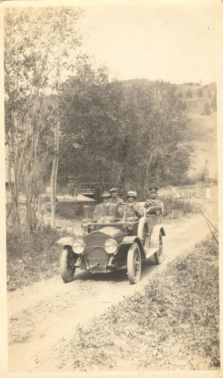 Calder Family Picture
April 1916
Front