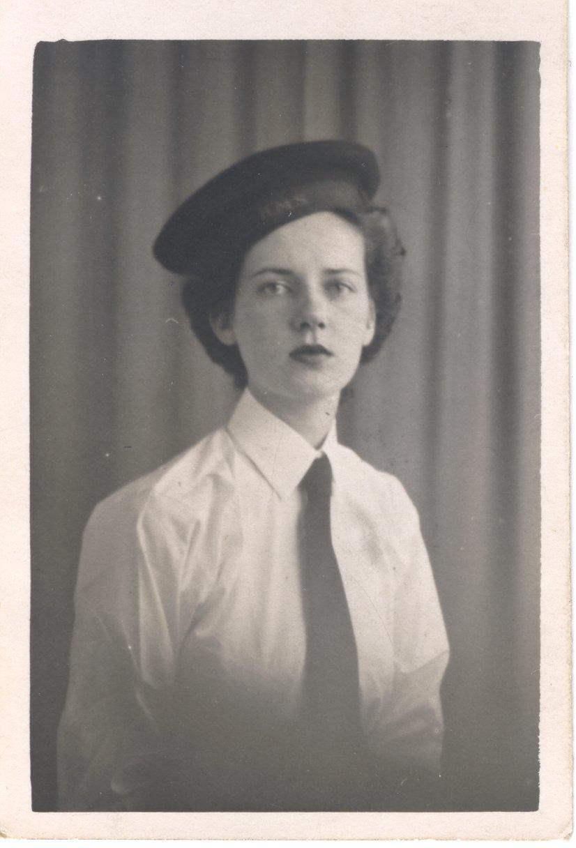 Robina Evelyn Lee, 1943